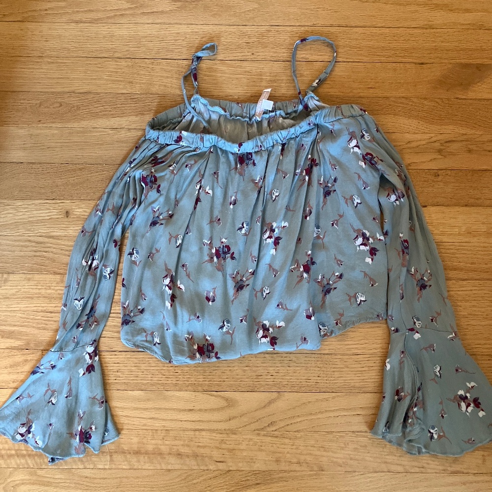 OS American Eagle off-the-shoulder top